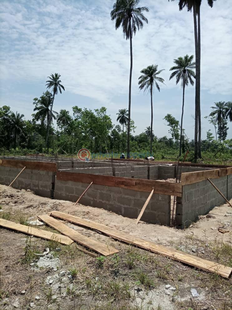 For sale Land Egborode, Warri,5minutes From Effurun Roundabout. Asaba