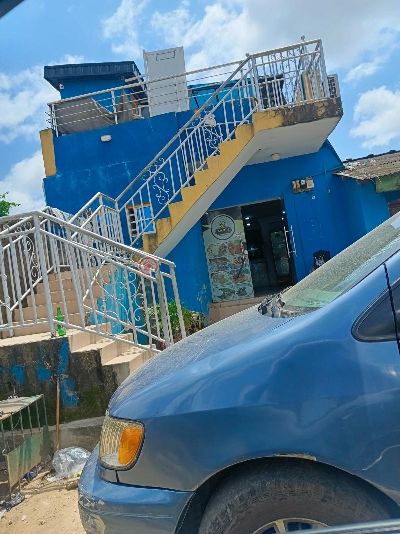 3 bedroom Restaurant/Bar For Sale Off Akerele Street Surulere Lagos - 2