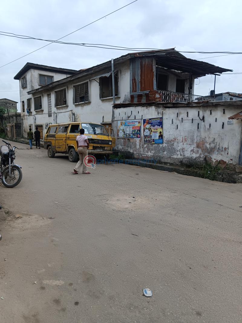 10 bedroom Hotel For Sale Mushin Lagos - 5