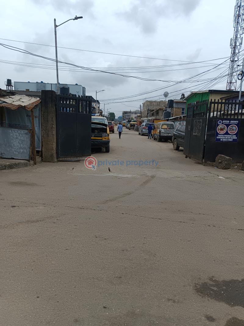 10 bedroom Hotel For Sale Mushin Lagos - 3