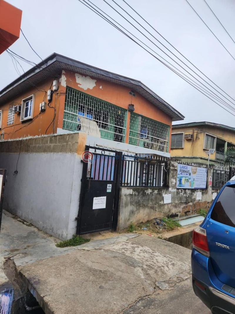3 bedroom House For Sale No 50 Shipeolu Street. Palmgroove. Palmgroove Shomolu Lagos