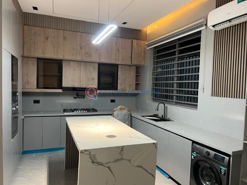 3 bedroom Shared Apartment For Sale . Shonibare Estate Maryland Lagos - 4