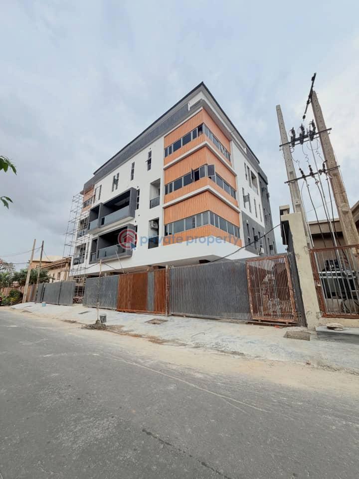 3 bedroom Shared Apartment For Sale . Shonibare Estate Maryland Lagos - 0