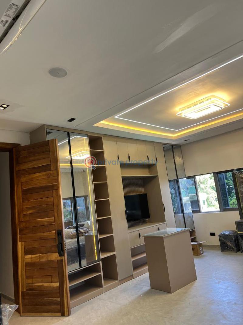 3 bedroom Shared Apartment For Sale . Shonibare Estate Maryland Lagos - 2