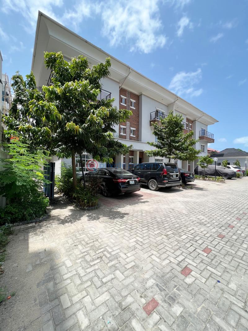 For sale 4 bedroom Terraced Duplex Pacific Meadows Ilasan Lekki Lagos (PID 5PBQLQ) Private