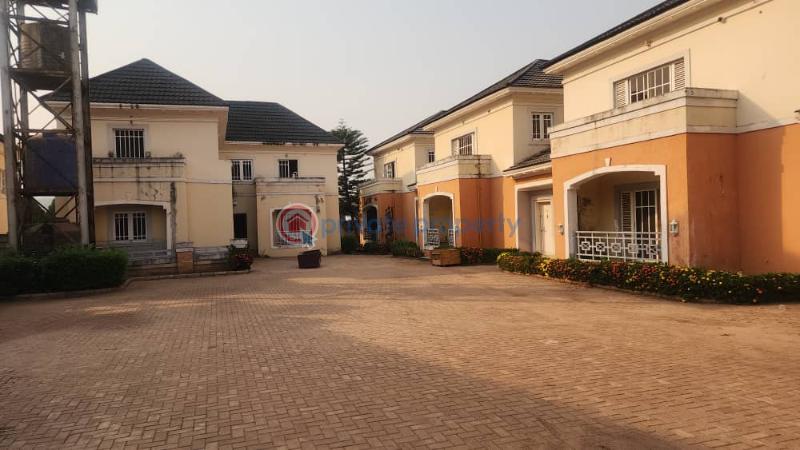 10 bedroom Hotel For Sale Golf Estate Phase 1 ,old Gra Enugu Enugu Area  - 1