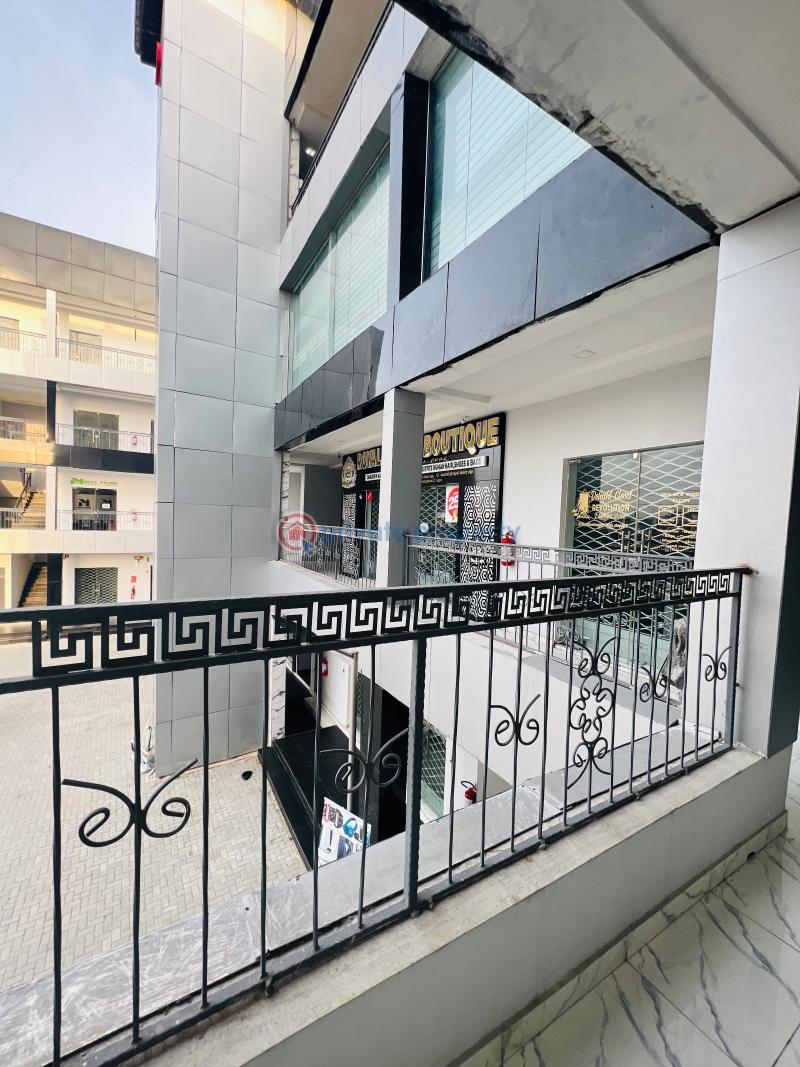 Shop For Sale Before Chevron Along Lekki Expressway Lagos - 5