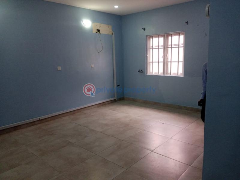 4 bedroom Maisonette For Rent Courtland Estate, Platinum Way Jakande Lekki Lagos - 9