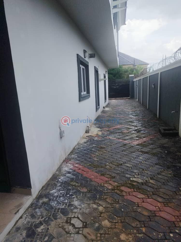 For rent 1 bedroom Self Contain Greenland Estate Olonkonla Ajah Lagos (PID 0PAQTY) Private