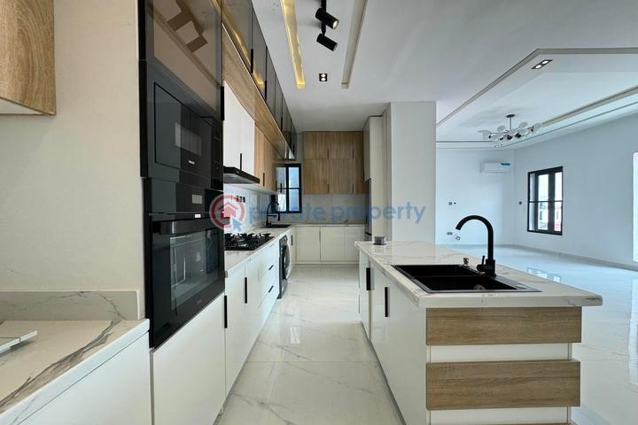 Stunning 2 bedroom flat with swimming pool, gym and elevator - 5 2 bedroom Block Of Flats For Sale Ikate Elegushi Lekki Lagos - 5