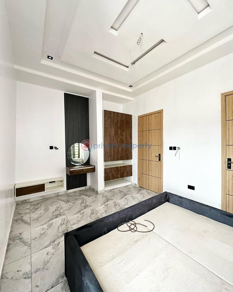 2 bedroom Block Of Flats For Rent Ikate Lagos Island  - 2