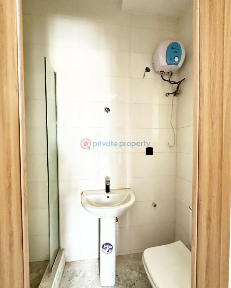 2 bedroom Block Of Flats For Rent Ikate Lagos Island  - 1