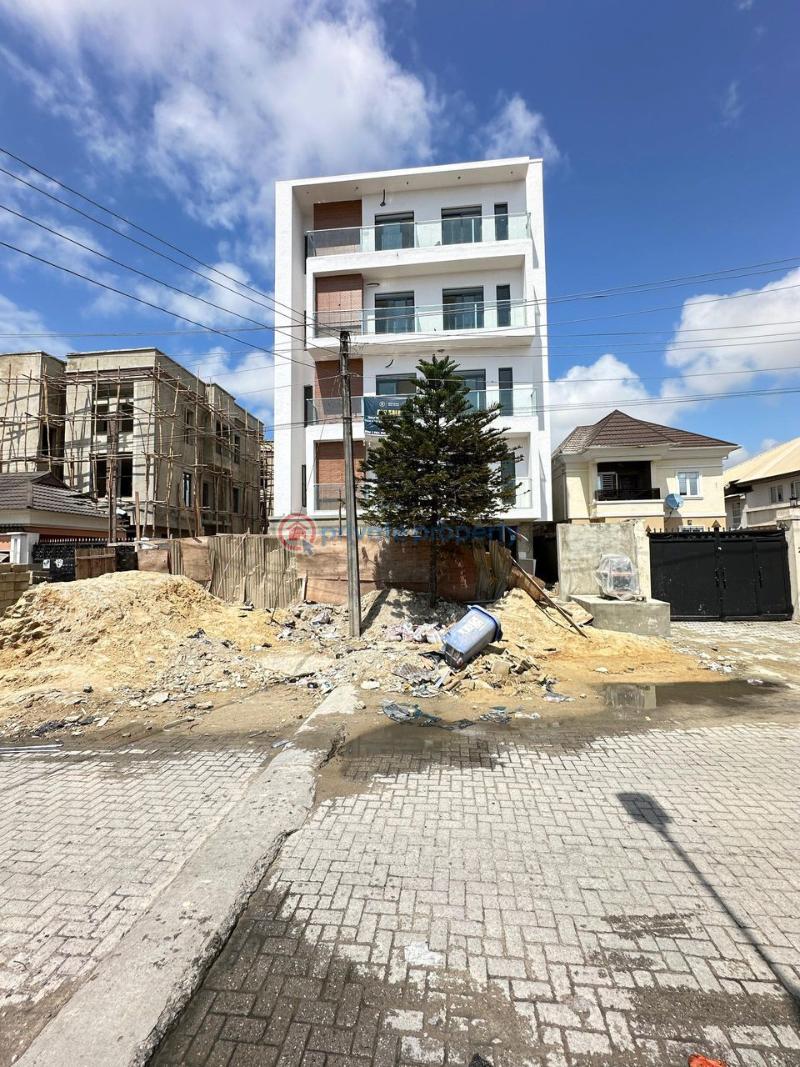 Stunning 3 bedroom apartment with swimming pool & bq. - 5 3 bedroom Block Of Flats For Sale Lekki Phase 1 Lagos - 5