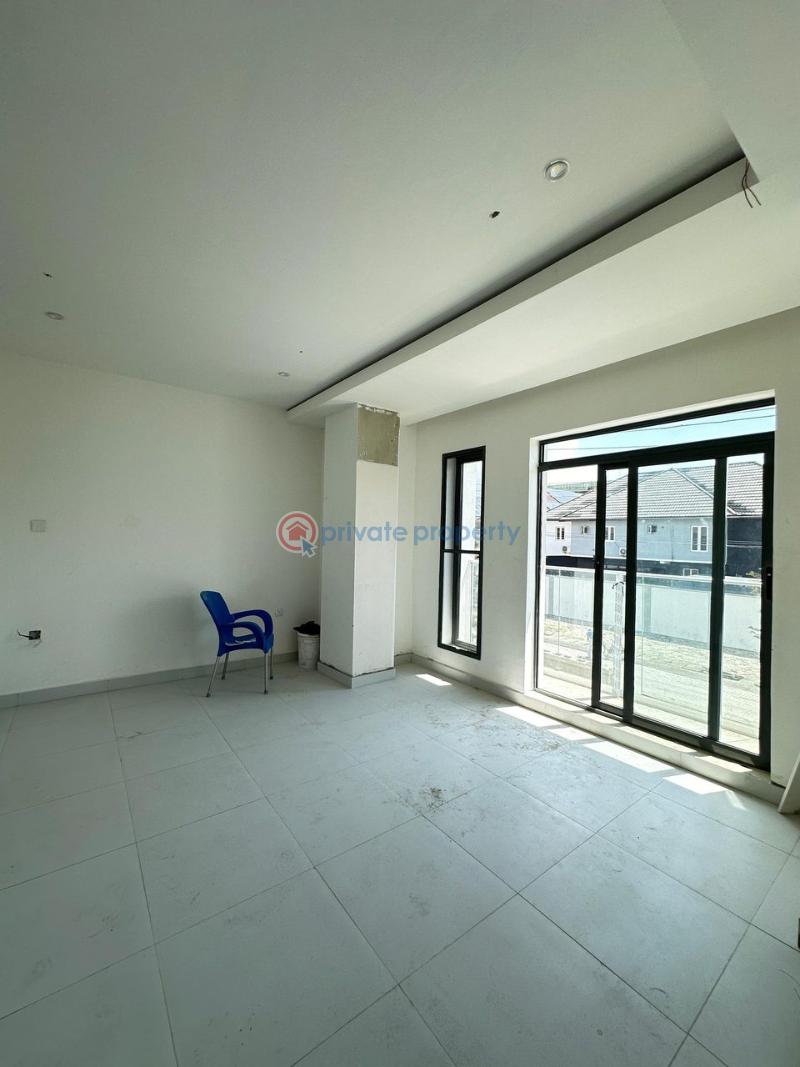 Stunning 3 bedroom apartment with swimming pool & bq. - 1 3 bedroom Block Of Flats For Sale Lekki Phase 1 Lagos - 1