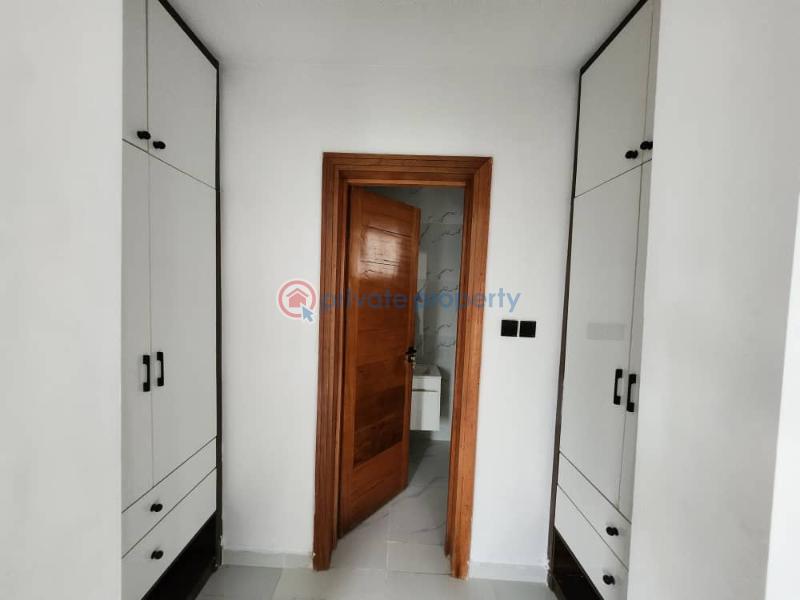Stunning 4 bedroom detached house with ample parking ( 8 cars) - 17 4 bedroom Detached Duplex For Sale Royal Gardens Estate Lekki Expressway Lagos - 17