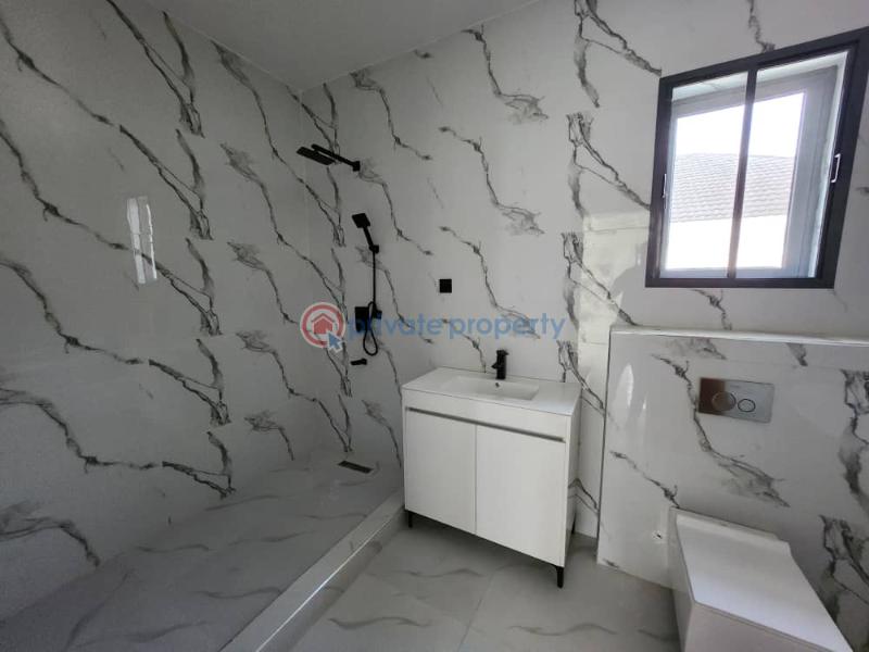 Stunning 4 bedroom detached house with ample parking ( 8 cars) - 18 4 bedroom Detached Duplex For Sale Royal Gardens Estate Lekki Expressway Lagos - 18