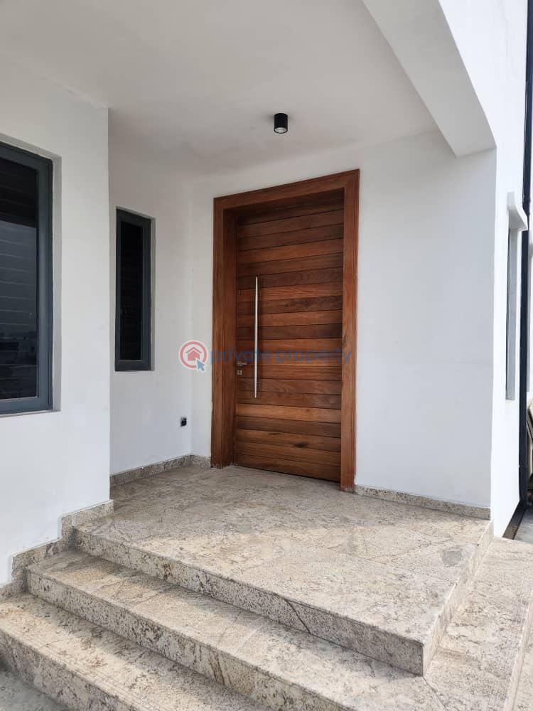 Stunning 4 bedroom detached house with ample parking ( 8 cars) - 9 4 bedroom Detached Duplex For Sale Royal Gardens Estate Lekki Expressway Lagos - 9