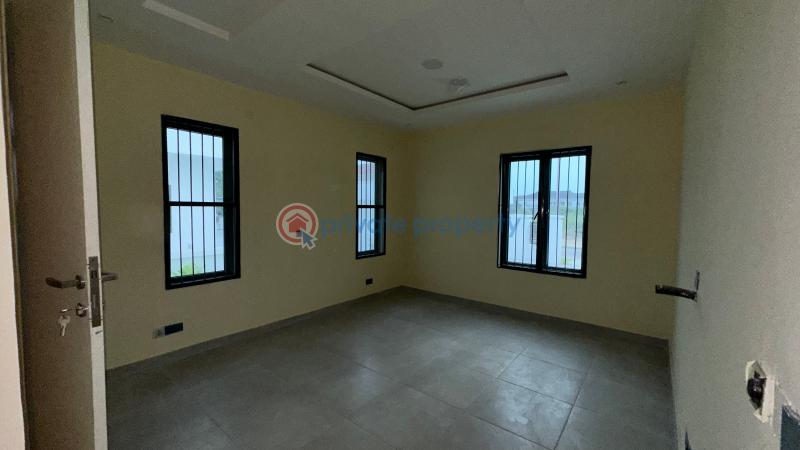 Stunning 4 bedroom house with swimming pool in royal gardens estate, lekki - 5 4 bedroom House For Sale Along Lekki Expressway Lagos - 5