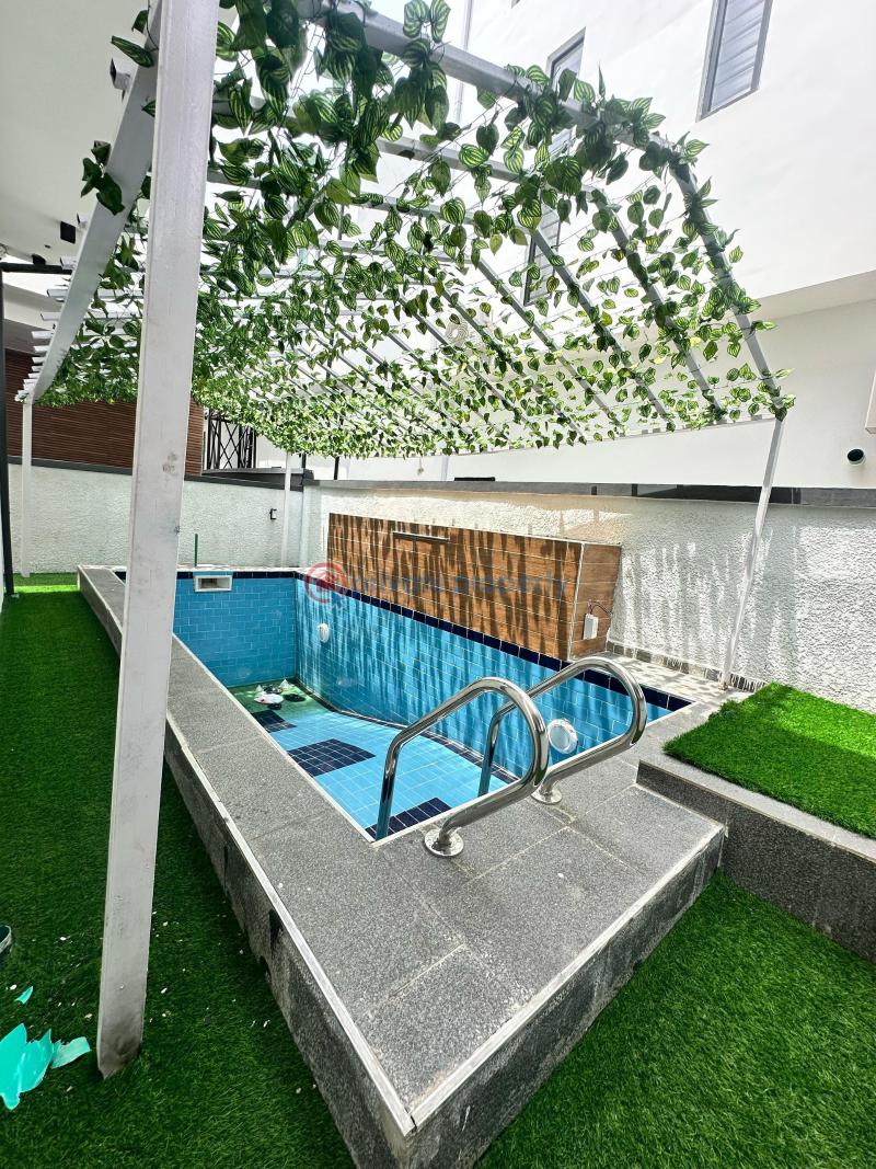 5 bedroom Detached Duplex For Sale Chevron Drive Lekki Lagos - 0