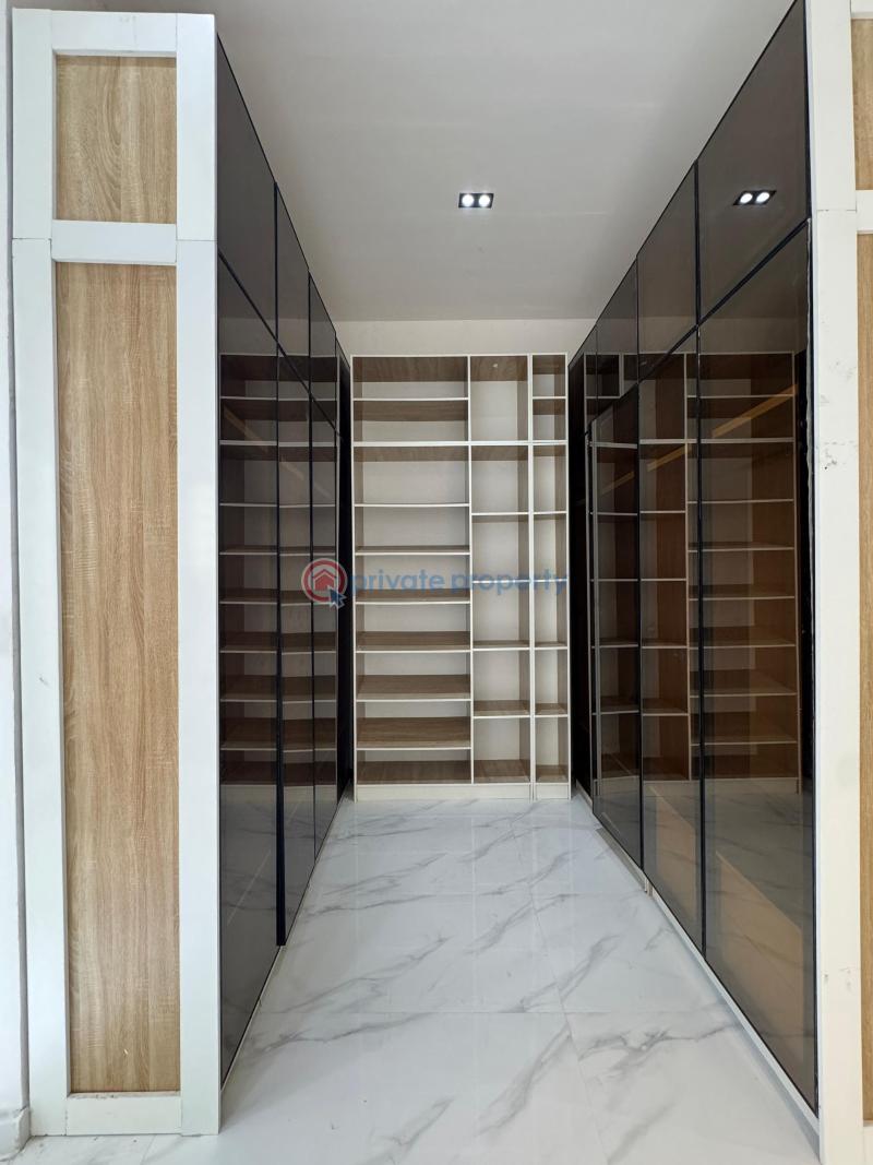 5 bedroom Detached Duplex For Sale Chevron Drive Lekki Lagos - 4