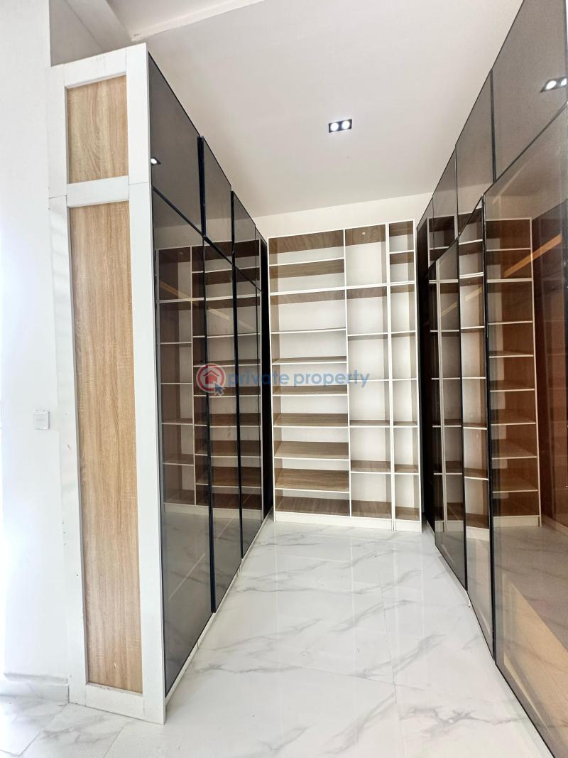5 bedroom Detached Duplex For Sale Chevron Drive Lekki Lagos - 2