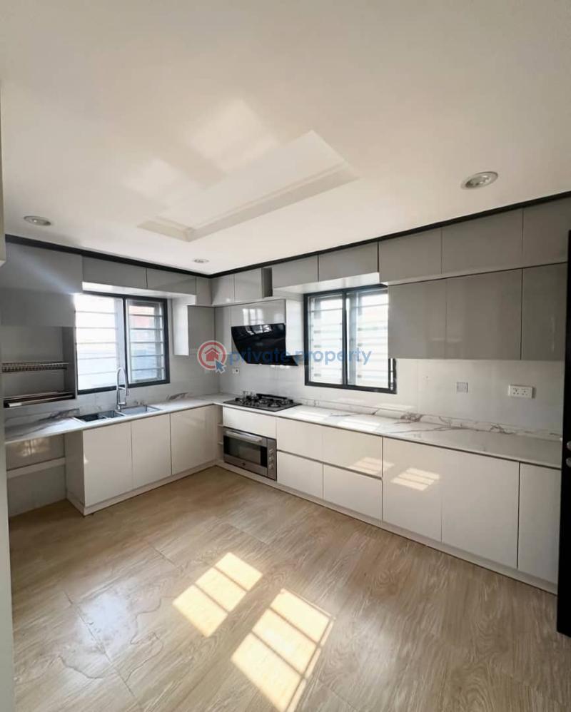 5 bedroom Detached Duplex For Sale Beach Front Estate, Ikate & Osapa, Lekki, Lagos. Osapa Lekki Lagos - 3