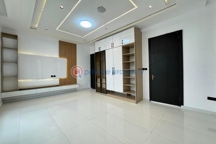 Stunning 5 bedroom detached house with swimming pool and bq - 16 5 bedroom Detached Duplex For Sale Ajah Lagos - 16