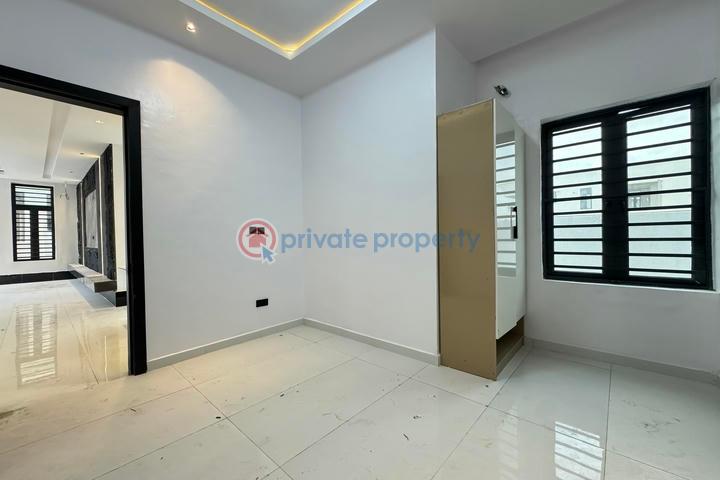 Stunning 5 bedroom detached house with swimming pool and bq - 8 5 bedroom Detached Duplex For Sale Ajah Lagos - 8