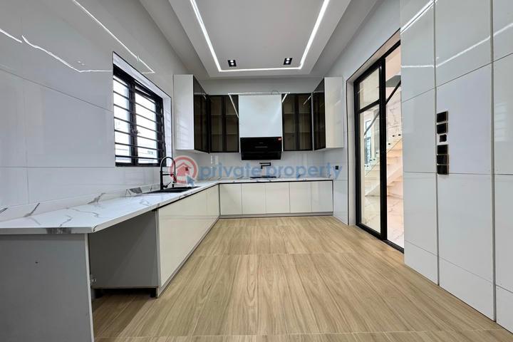 Stunning 5 bedroom detached house with swimming pool and bq - 5 5 bedroom Detached Duplex For Sale Victoria Garden City Lekki Lagos - 5