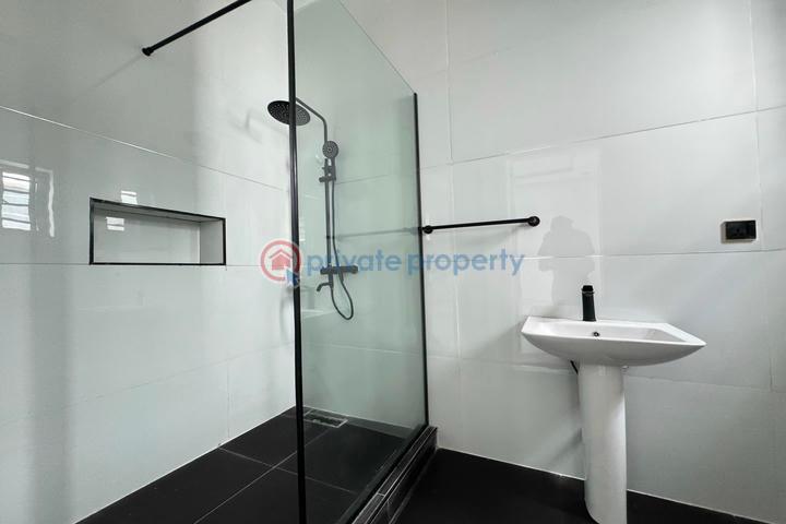 Stunning 5 bedroom detached house with swimming pool and bq - 10 5 bedroom Detached Duplex For Sale Victoria Garden City Lekki Lagos - 10