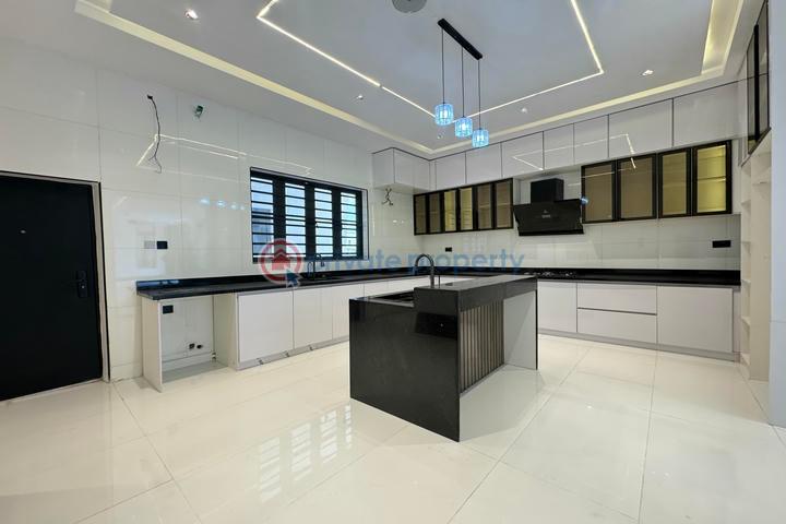 Stunning 5 bedroom detached house with swimming pool and bq - 6 5 bedroom Detached Duplex For Sale Ajah Lagos - 6