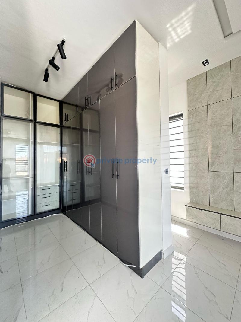 5 bedroom Detached Duplex For Sale Idado Lekki Lagos - 3