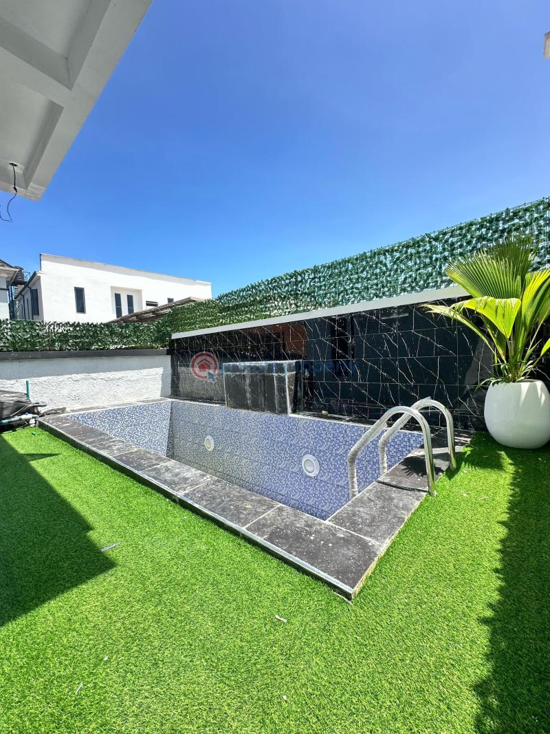 5 bedroom Detached Duplex For Sale Idado Lekki Lagos - 1