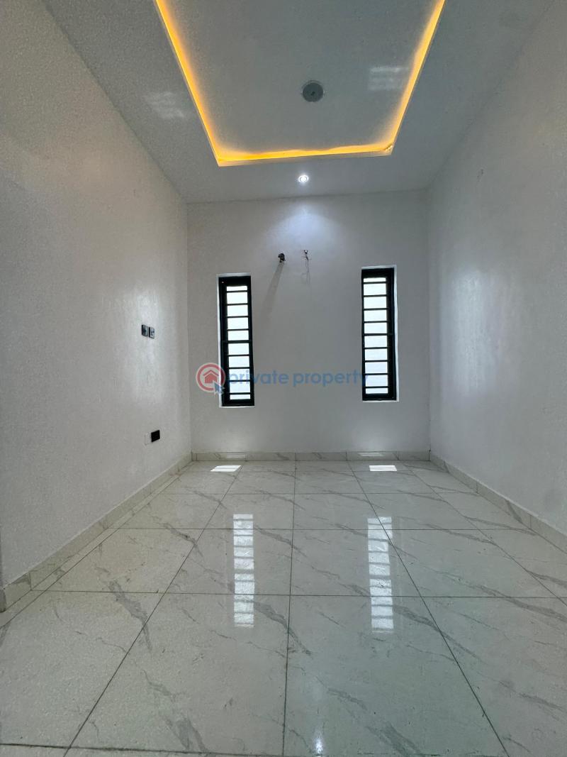 5 bedroom Semi detached Duplex For Sale Ologolo Lekki Lagos - 1