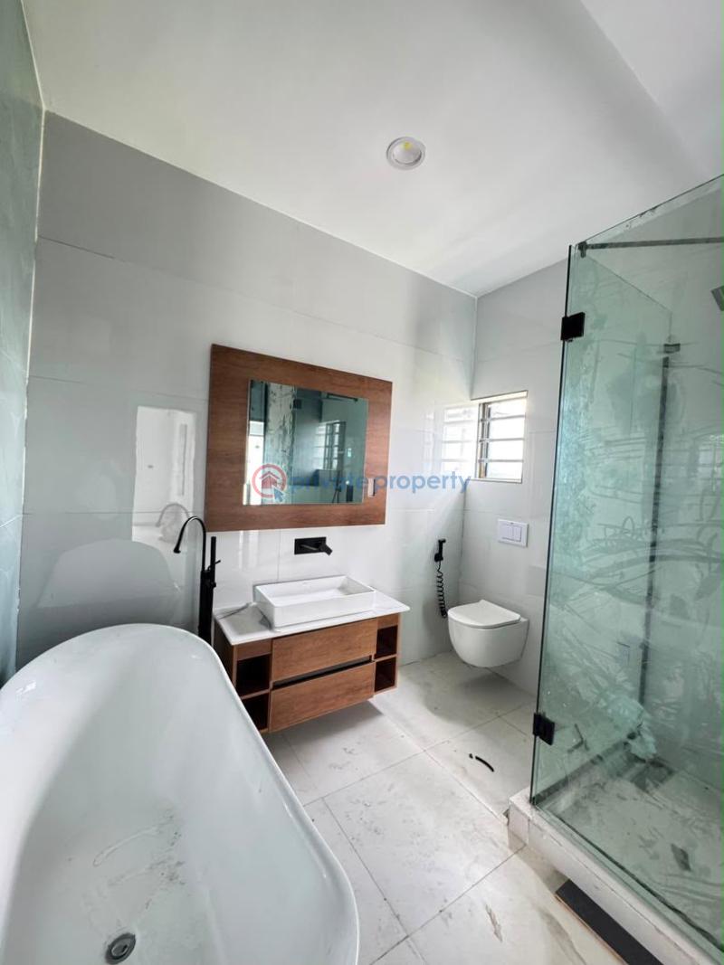 6 bedroom Duplex For Sale Surulere Lagos - 12