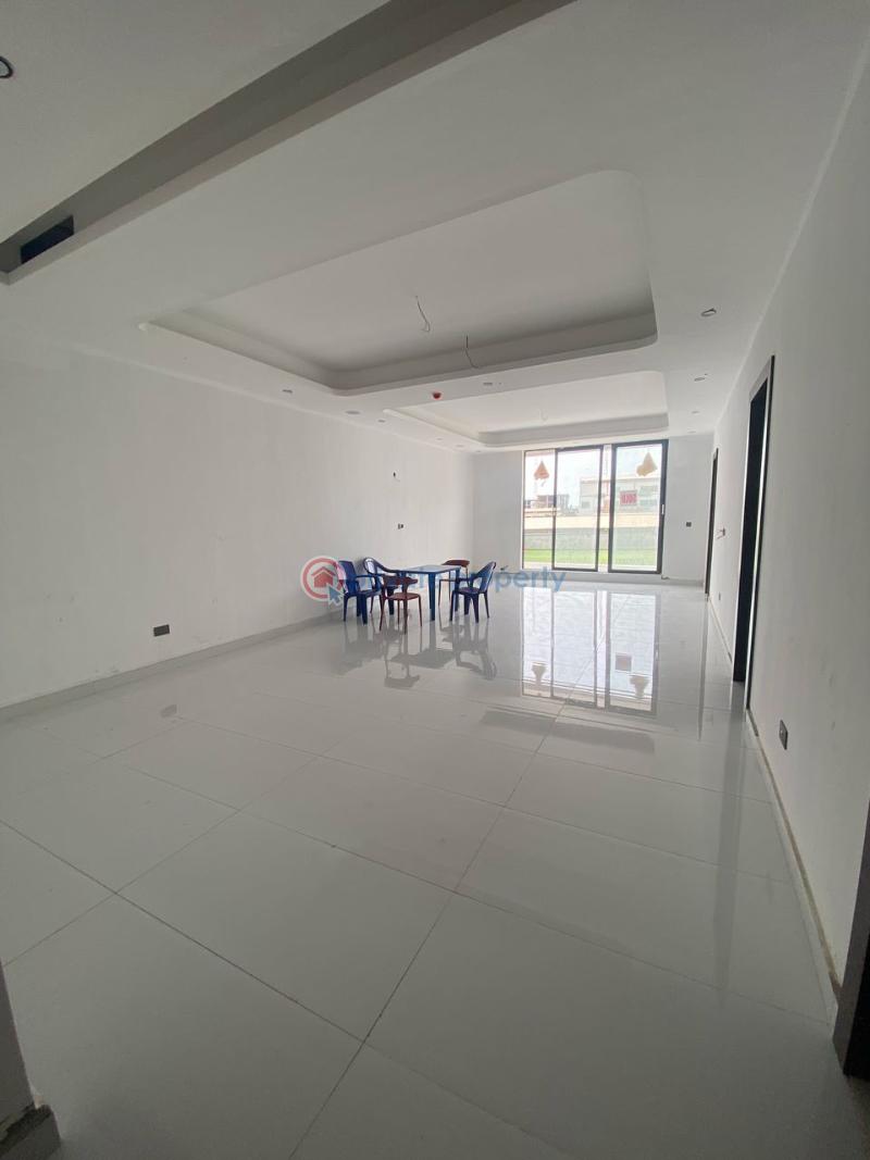 Stunning  built  2bedroom apartment with elevator - 1 2 bedroom Block Of Flats For Sale Lekki Phase 1 Lagos - 1