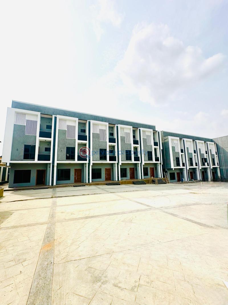 4 bedroom Terraced Duplex For Sale Magodo GRA Phase 2 Kosofe/Ikosi Lagos - 1