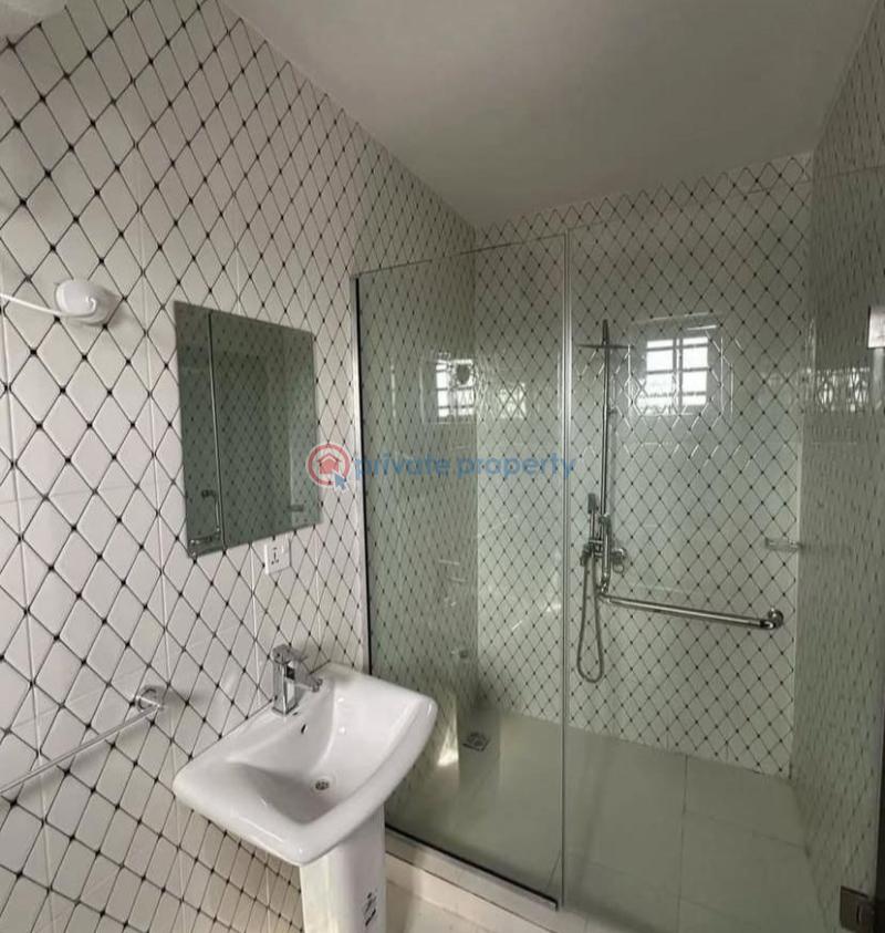 2 bedroom Block Of Flats For Rent Gardens Estate Osapa London Lekki Lagos - 3