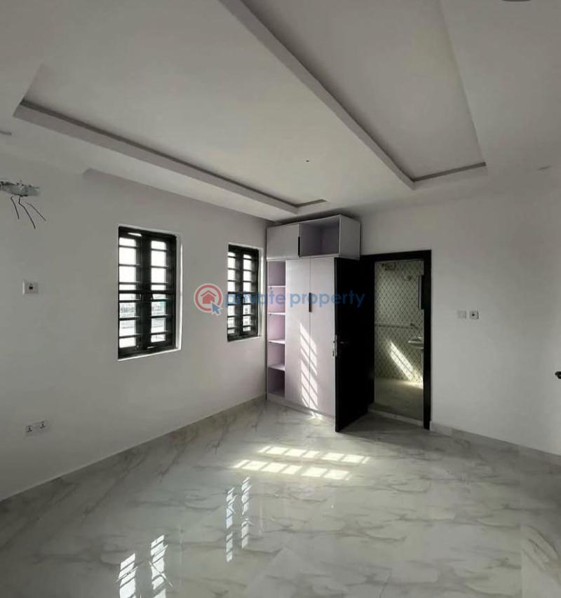 2 bedroom Block Of Flats For Rent Gardens Estate Osapa London Lekki Lagos - 2