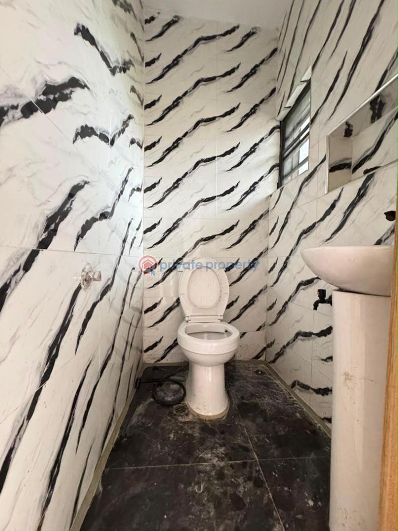 2 bedroom Block Of Flats For Sale Yaba Lagos - 9