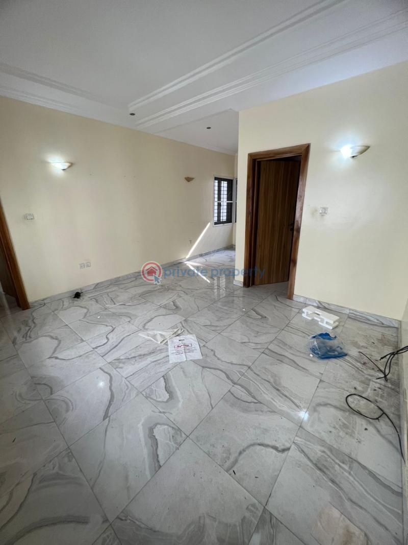 Super clean & spacious 2-bedroom serviced apartment (upstairs) - 4 2 bedroom Block Of Flats For Rent Lekki Phase 1 Lagos - 4