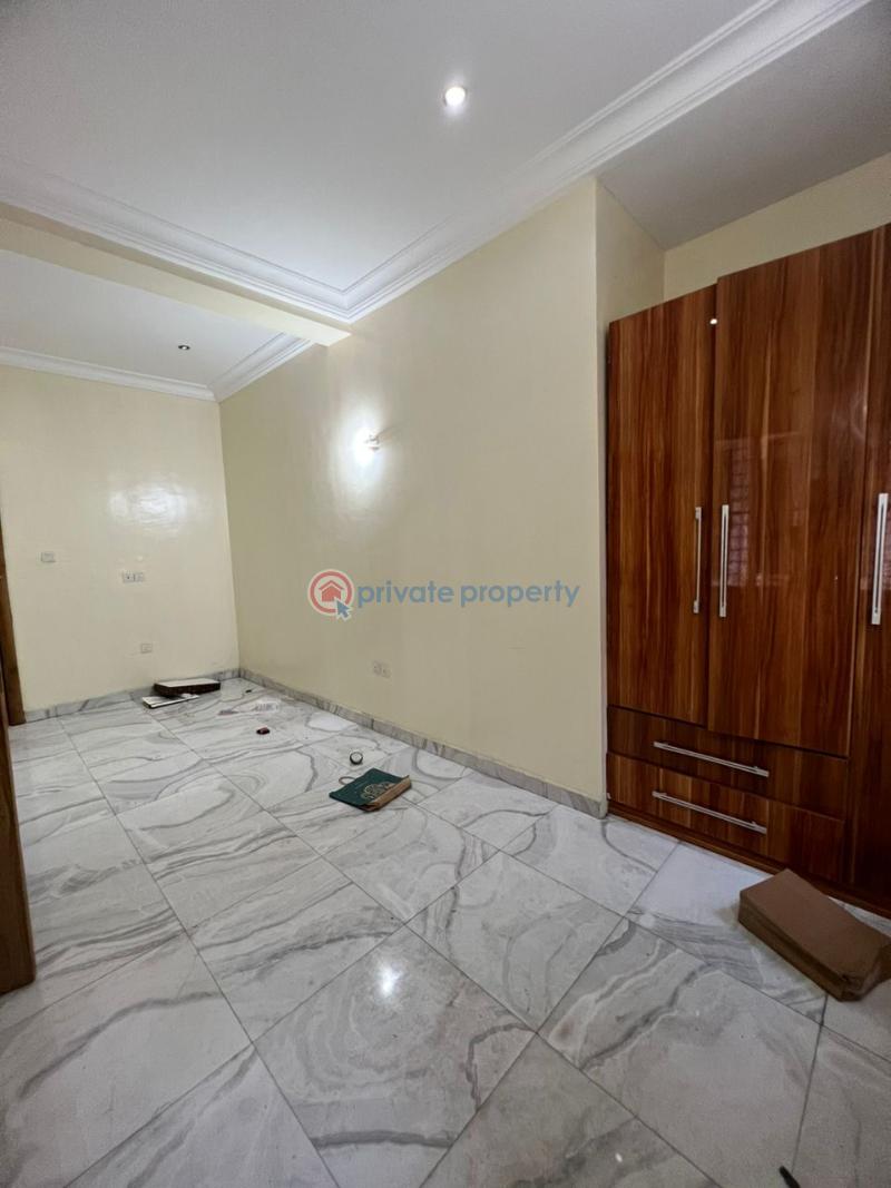 Super clean & spacious 2-bedroom serviced apartment (upstairs) - 3 2 bedroom Block Of Flats For Rent Lekki Phase 1 Lagos - 3