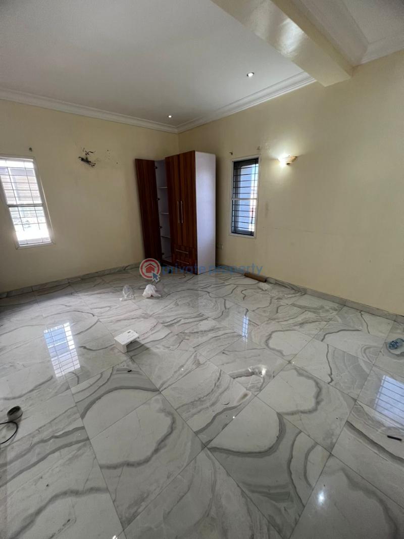 Super clean & spacious 2-bedroom serviced apartment (upstairs) - 2 2 bedroom Block Of Flats For Rent Lekki Phase 1 Lagos - 2