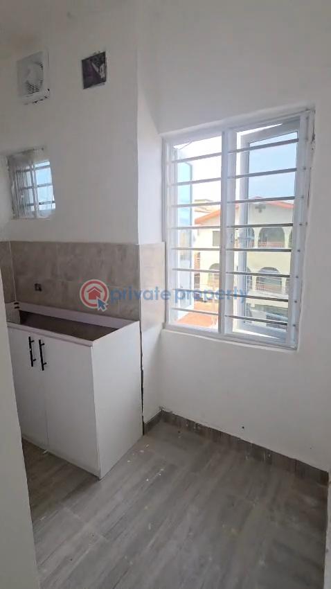 1 bedroom Mini Flat For Rent Iwaya Yaba Lagos - 8