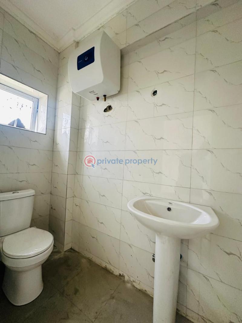 3 bedroom Block Of Flats For Sale Yaba, Lagos. Yaba Lagos - 8