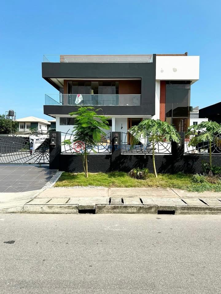 5 bedroom Detached Duplex For Sale Royal Garden Estate Ajiwe Ajah Lagos - 0