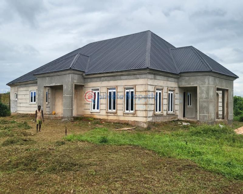 Bungalow For Sale Oke Oroma/obagie Community Off Airport Road Benin City* Benin Edo