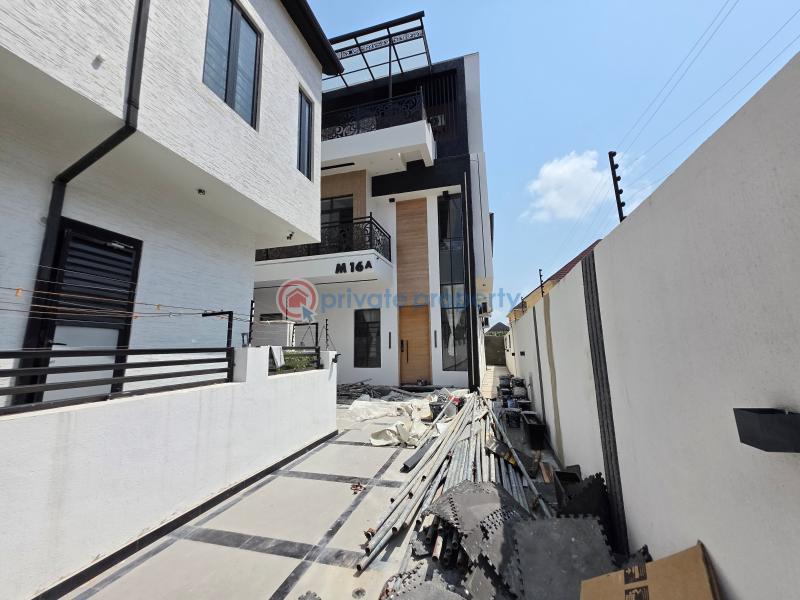 5 bedroom Detached Duplex For Sale Ologolo Lekki Lagos - 1