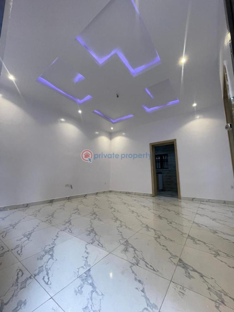 2 bedroom Block Of Flats For Rent Falolu Street Off Akerele Surulere. Ogunlana Surulere Lagos - 0