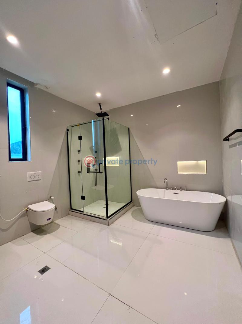 5 bedroom Detached Duplex For Sale Victoria Garden City Lekki Lagos - 5